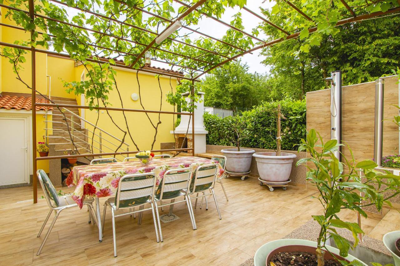 Apartmani Justic Njivice Kültér fotó