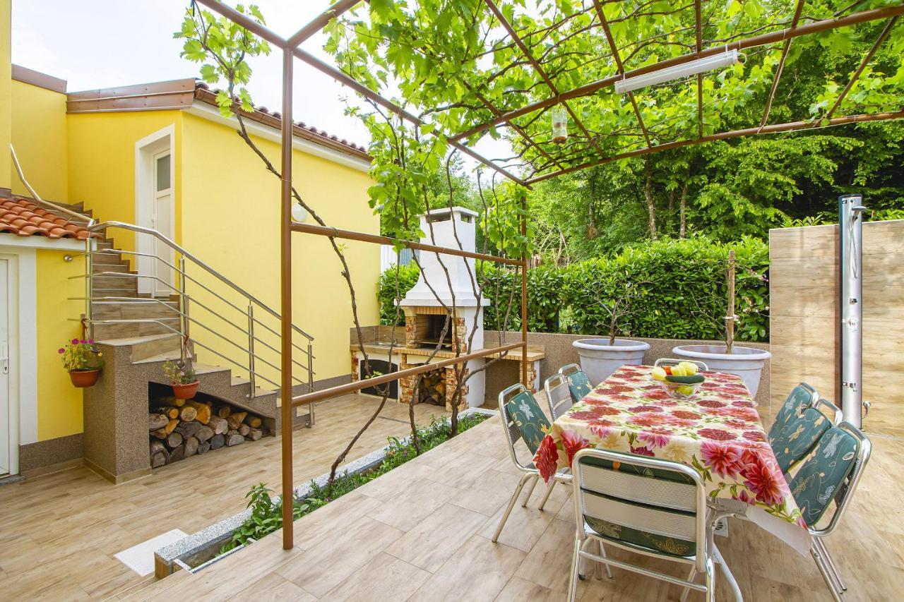 Apartmani Justic Njivice Kültér fotó